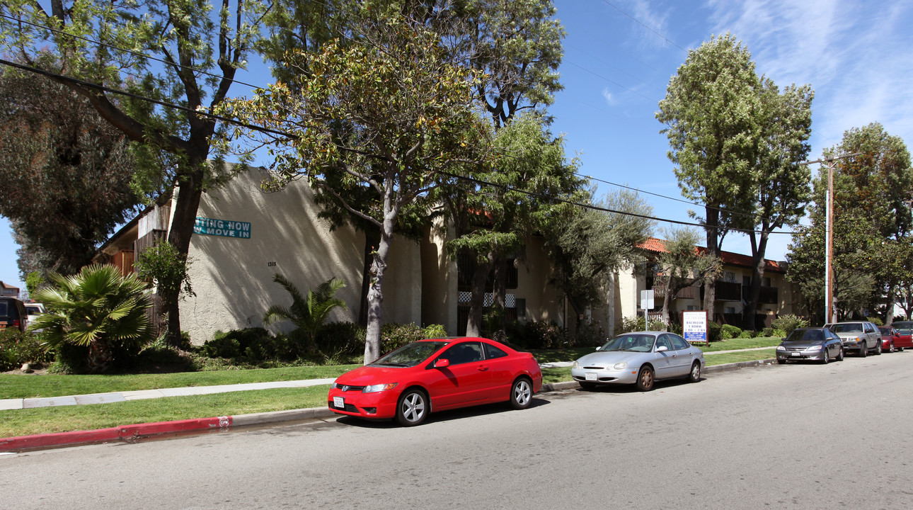 Monterey Apartments in Gardena, CA - Building Photo