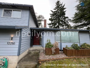 12250 SW Indian Hill Ln in Beaverton, OR - Building Photo - Building Photo