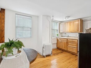 18 South St, Unit #2 in Portland, ME - Building Photo - Building Photo