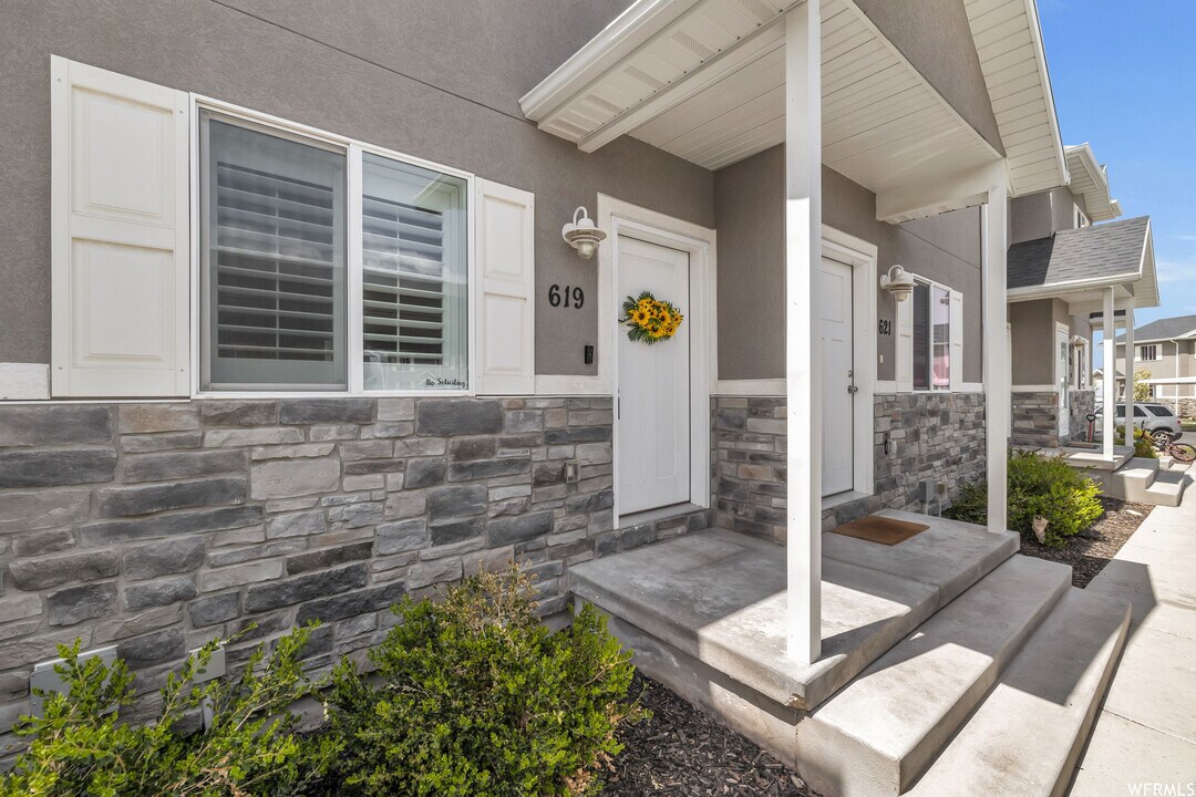 619 Shay Ln in Tooele, UT - Building Photo
