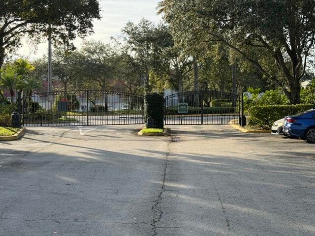 5016 Lantana Rd in Greenacres, FL - Building Photo - Building Photo