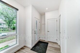 6411-6493 93 St NW in Edmonton, AB - Building Photo - Building Photo