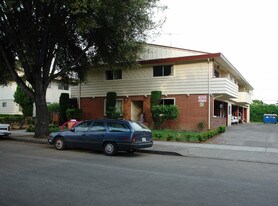 971 Helen Apartments