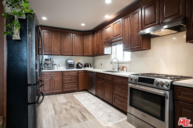 property at 306 E 36th St