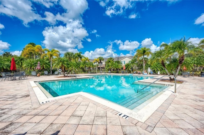 8926 Manor Loop, Unit 207 in Lakewood Ranch, FL - Foto de edificio - Building Photo