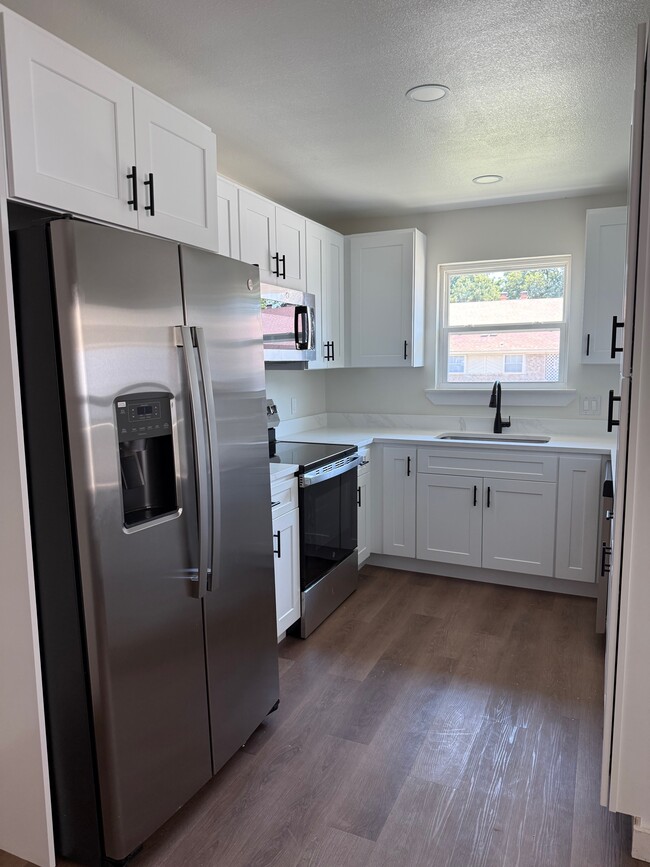 property at 2400 Lindblad Ct