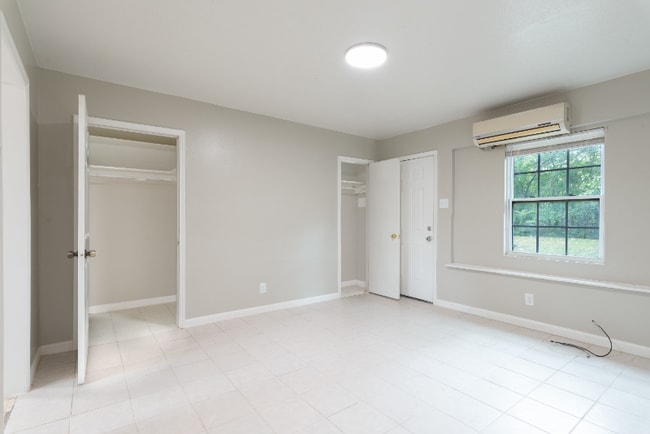 3410 Elizabeth St NW