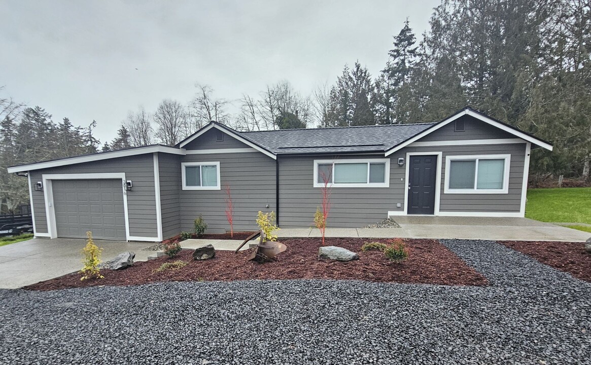 2016 Point Fosdick Dr in Gig Harbor, WA - Building Photo