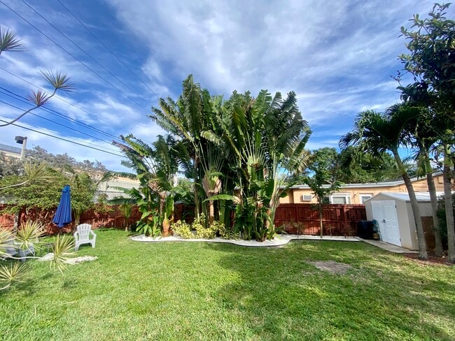 1631 Liberty St, Unit B in Hollywood, FL - Building Photo - Building Photo
