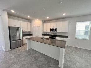 6442 Pine Warbler Wy in St. Cloud, FL - Foto de edificio - Building Photo