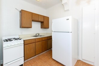 Manor Apartments in Cleveland Heights, OH - Foto de edificio - Building Photo