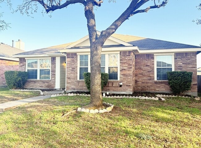 2237 Midbury Dr in Lancaster, TX - Building Photo - Building Photo