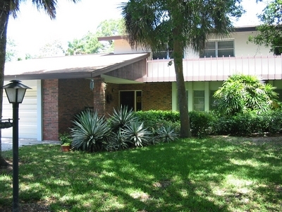 1837 Livingstone St in Sarasota, FL - Foto de edificio