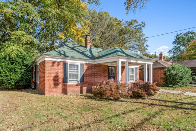 property at 2756 Garden Ln