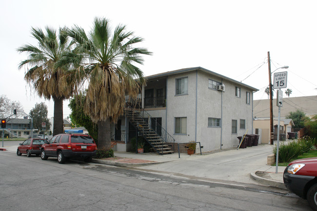 4 Unit Apts + 1 Commercial Unit in Glendale, CA - Building Photo - Building Photo