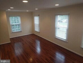 7108 Pleasant Point Ct in Alexandria, VA - Building Photo - Building Photo