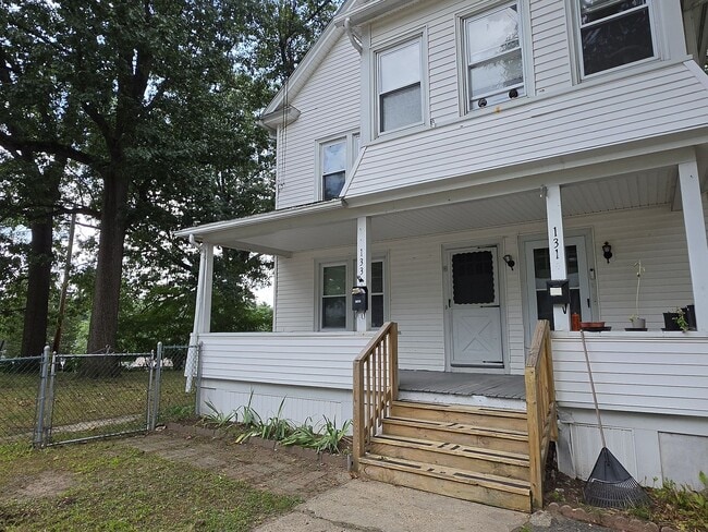 131 College St, Unit 1st Floor