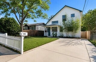 2921 E 14th St in Austin, TX - Building Photo