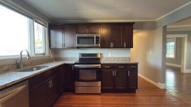 62 Billings Ave, Unit 2 in Medford, MA - Foto de edificio - Building Photo