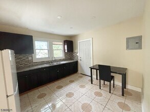 326 Gist Pl in Orange, NJ - Building Photo - Building Photo