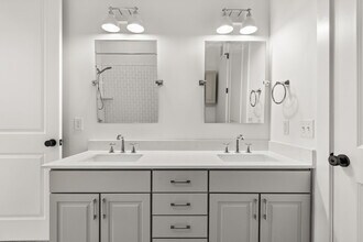 4704 Sunset Trl, Unit 1303 in Austin, TX - Building Photo - Building Photo