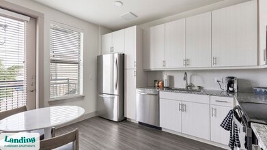 3383 Cedarplaza Ln in Dallas, TX - Foto de edificio - Building Photo