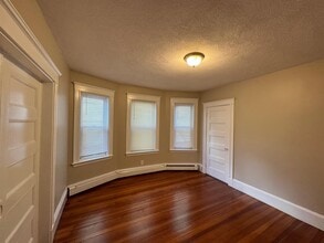 97 Marion St, Unit 1 in Somerville, MA - Building Photo - Building Photo