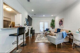 3550 Country Square Dr in Carrollton, TX - Building Photo - Building Photo