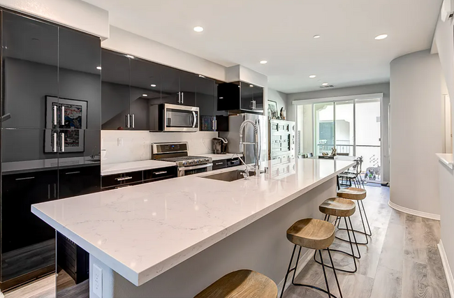 942 E Drapery Ln in Anaheim, CA - Building Photo - Building Photo