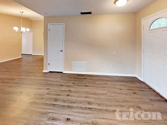 1239 La Mesa Ave in Winter Springs, FL - Foto de edificio - Building Photo