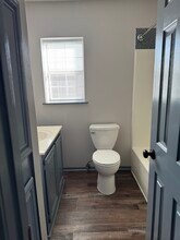 36908 State Highway 64 in Wills Point, TX - Foto de edificio - Building Photo