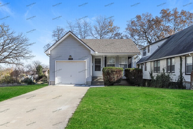 property at 3225 Spruce Ave