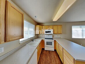 947 Foxboro Dr in North Salt Lake, UT - Building Photo - Building Photo
