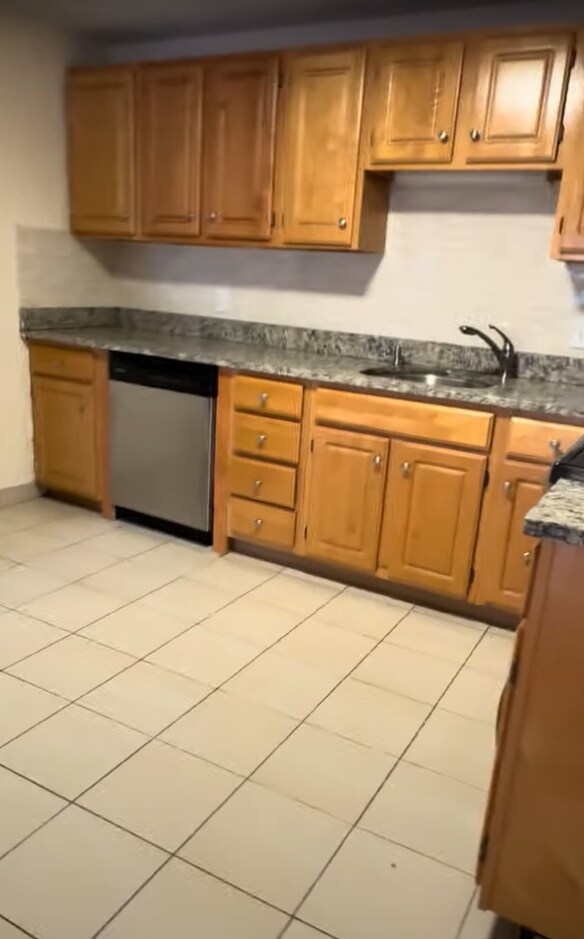 240 Babcock St, Unit 4G