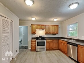 1027 River Bend Ct in Riverdale, GA - Building Photo - Building Photo