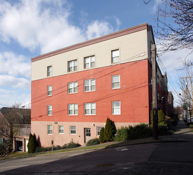 Woodland Park Apartments in Seattle, WA - Building Photo - Building Photo