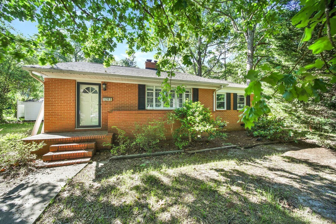 1203 Lucille St in Monroe, NC - Building Photo