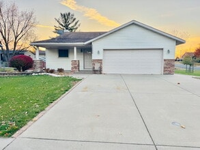 13500 Lynn Ave in Savage, MN - Building Photo - Building Photo