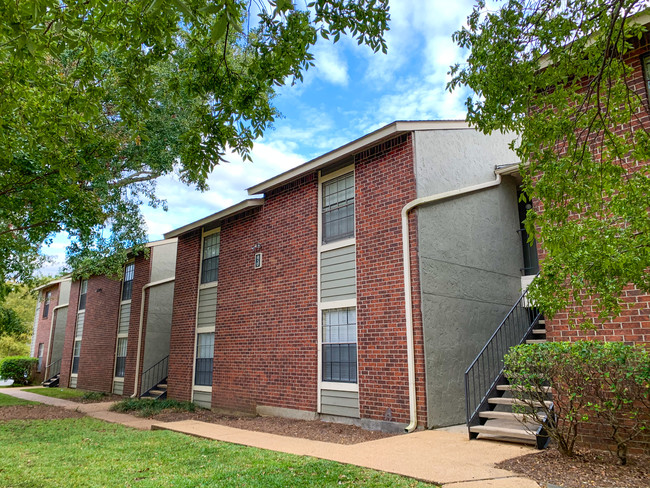 Southwood Village in Shreveport, LA - Building Photo - Building Photo