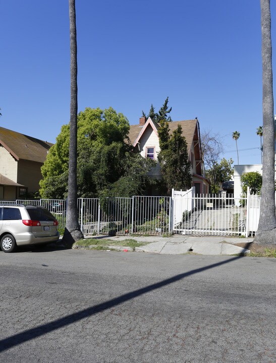 931 S Kenmore Ave in Los Angeles, CA - Building Photo