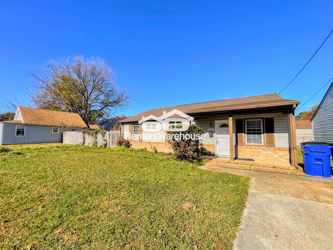 1074 Bland St in Norfolk, VA - Foto de edificio - Building Photo