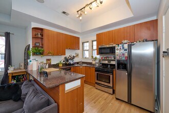 5711 N Kimball Ave in Chicago, IL - Building Photo - Building Photo