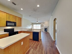 9177 Prosperity Lake Dr in Jacksonville, FL - Building Photo - Building Photo