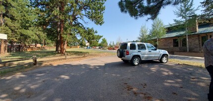 Mountain Manor in Woodland Park, CO - Foto de edificio - Building Photo