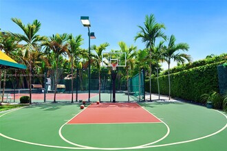 4500 Sabal Palm Rd in Miami, FL - Building Photo - Building Photo