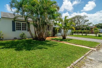 518 W Palm St in Lantana, FL - Building Photo - Building Photo