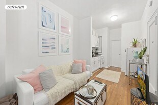 50 East End Ave in New York, NY - Building Photo