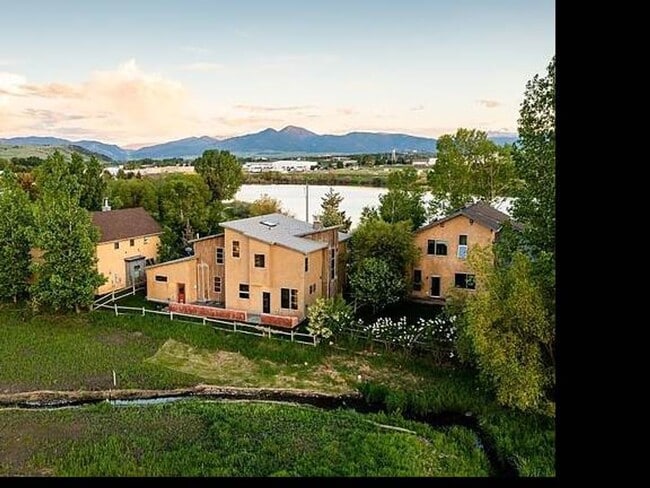 235 Turtle Wy in Bozeman, MT - Building Photo - Building Photo