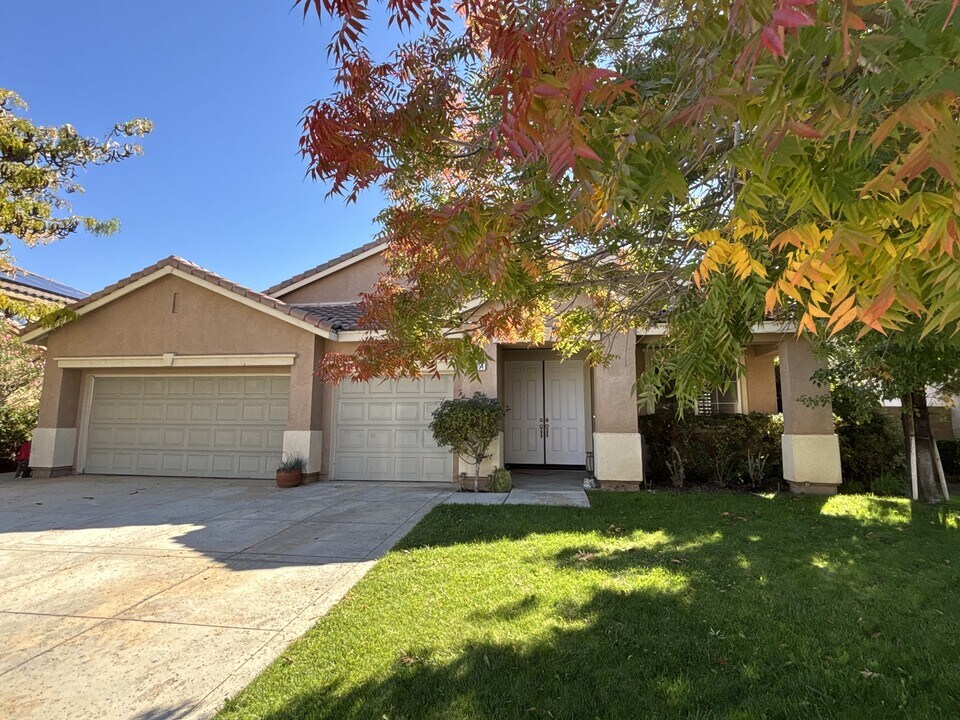 1854 Andrea Dr in Palmdale, CA - Building Photo