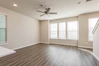 18616 Whimsic Aly in Shenandoah, TX - Building Photo - Building Photo